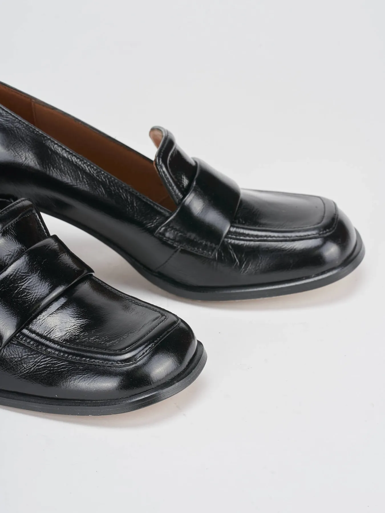 Online Mocassini tacco 8cm vernice Donna Mocassini