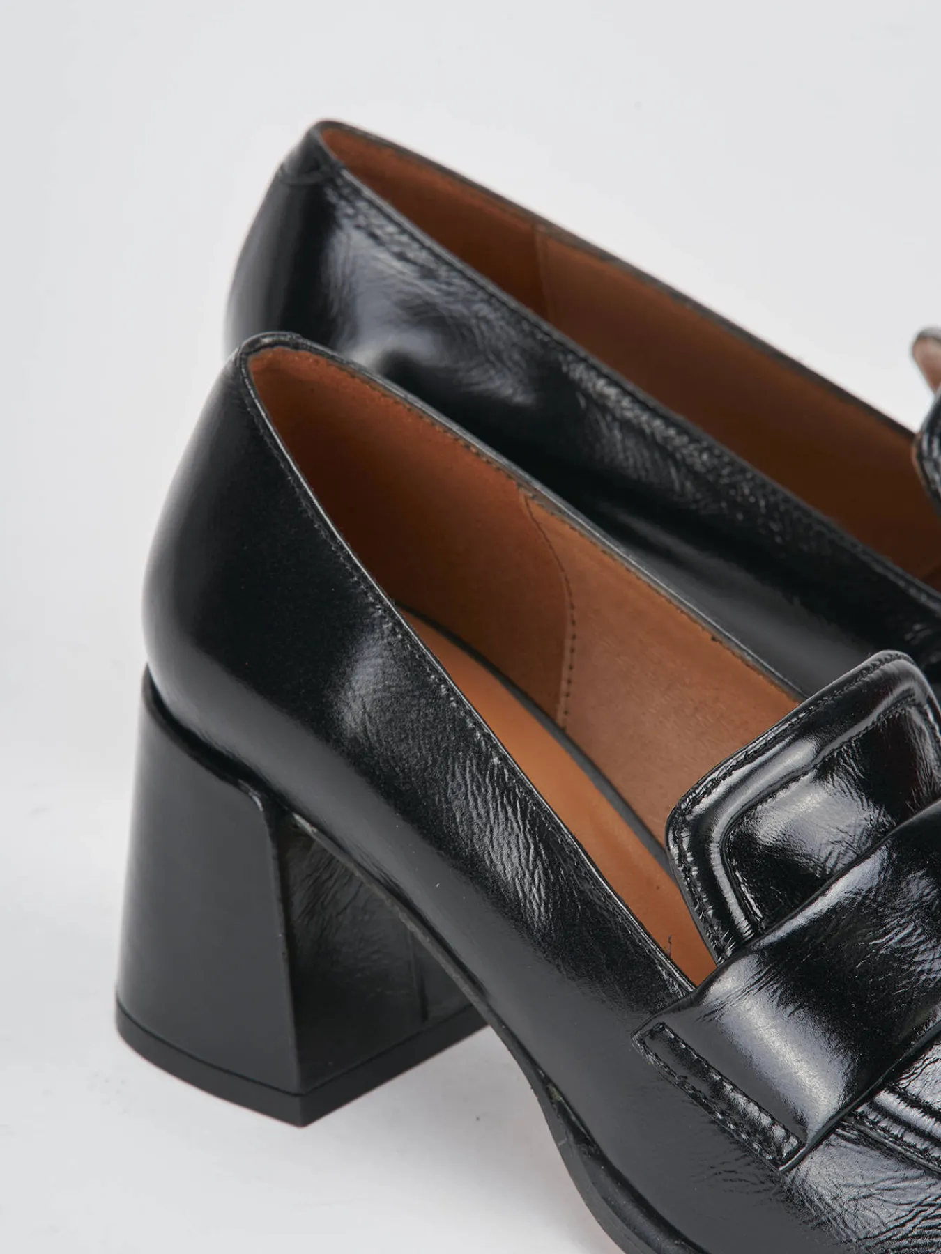 Online Mocassini tacco 8cm vernice Donna Mocassini