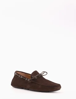 mocassino fondo gomma e soletto interno in vera pelle. Tomaia in morbidissimo camoscio con traforatura a piccoli quadrati testa Uomo Mocassini