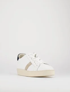 Sale sneakers fondo gomma e soletto interno in vera pelle. tomaia in morbida pelle Uomo Sneakers