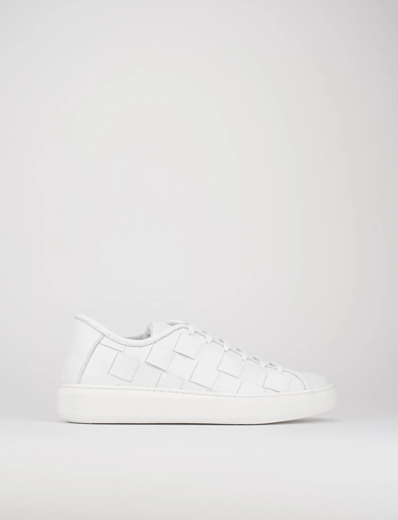 Clearance sneakers fondo gomma e soletto interno in vera pelle. tomaia in morbida pelle intrecciata Uomo Sneakers