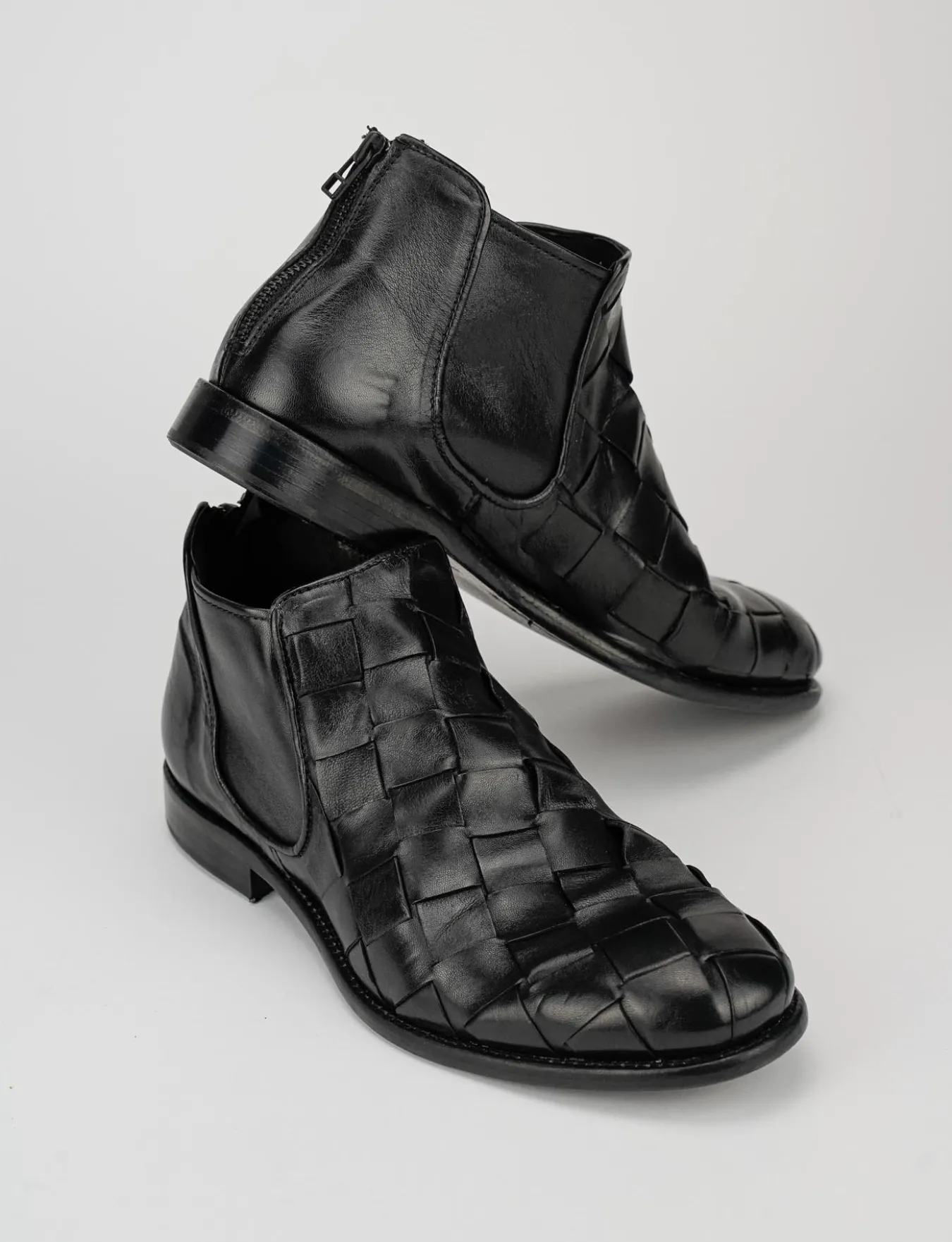 Outlet stivale tronchetto fondo cuoio e soletto interno in vera pelle. tomaia in morbida pelle Uomo Stivaletti